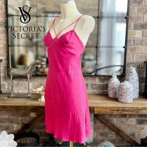 VICTORIA’S SECRET Night Gown Vintage 100% Silk Pink Fuchsia M EVC